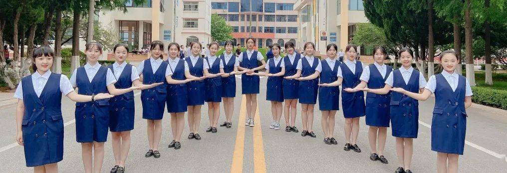 选技师学院筑美好前途专业决定品质服务创造价值现代服务系与您携手