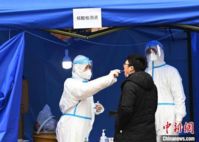 四川成都:探访因新冠肺炎疫情管控的小区