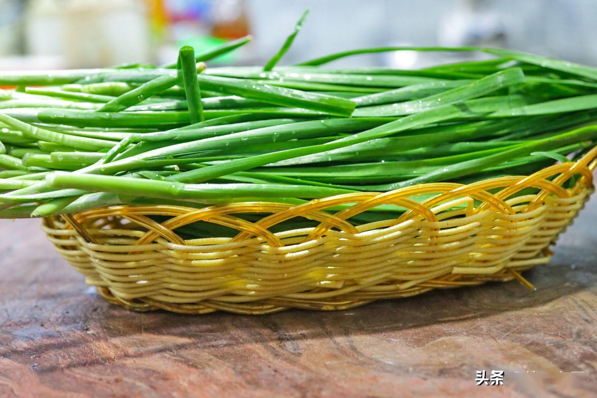 韭菜是春天第一鲜分享韭菜6种好吃做法应季而食营养又健康