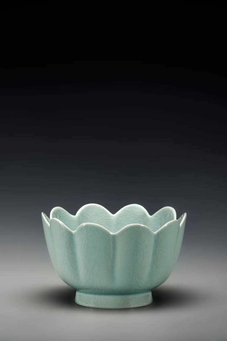 一片匠心在天青她主持恢复了断代近千年的北宋官窑汝瓷