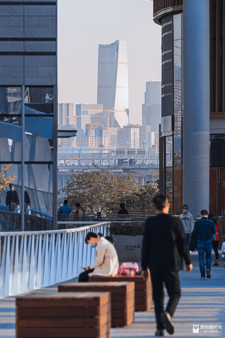 艺术|终于出太阳！走深圳最美「空中廊桥」，一路向海，地铁直达