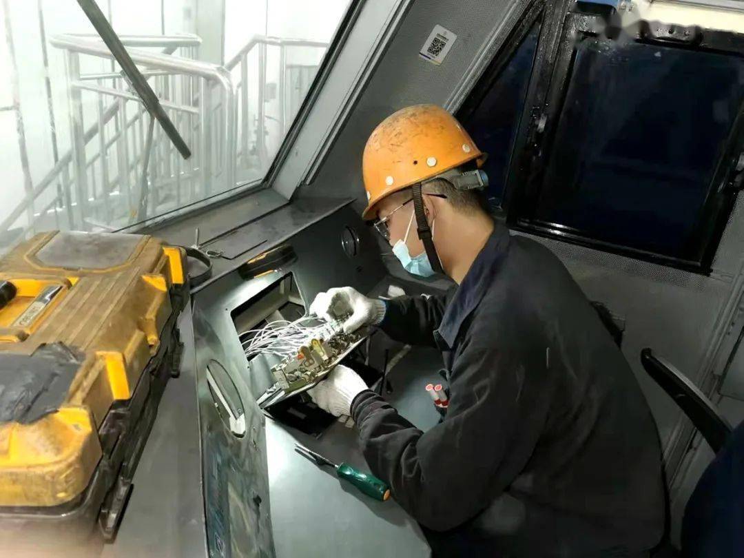 库尔勒机务段扎实推进机车春季鉴定整修工作