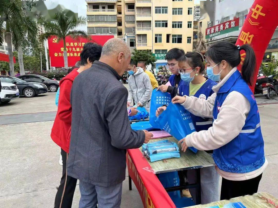 《家庭教育促进法》宣传志愿服务活动_利国镇_联合镇_家长