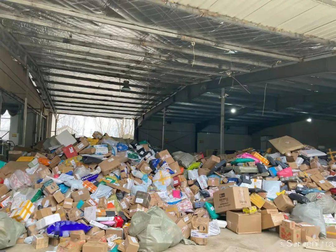 常熟一网点快递堆积如山02市民称近半月未收到货