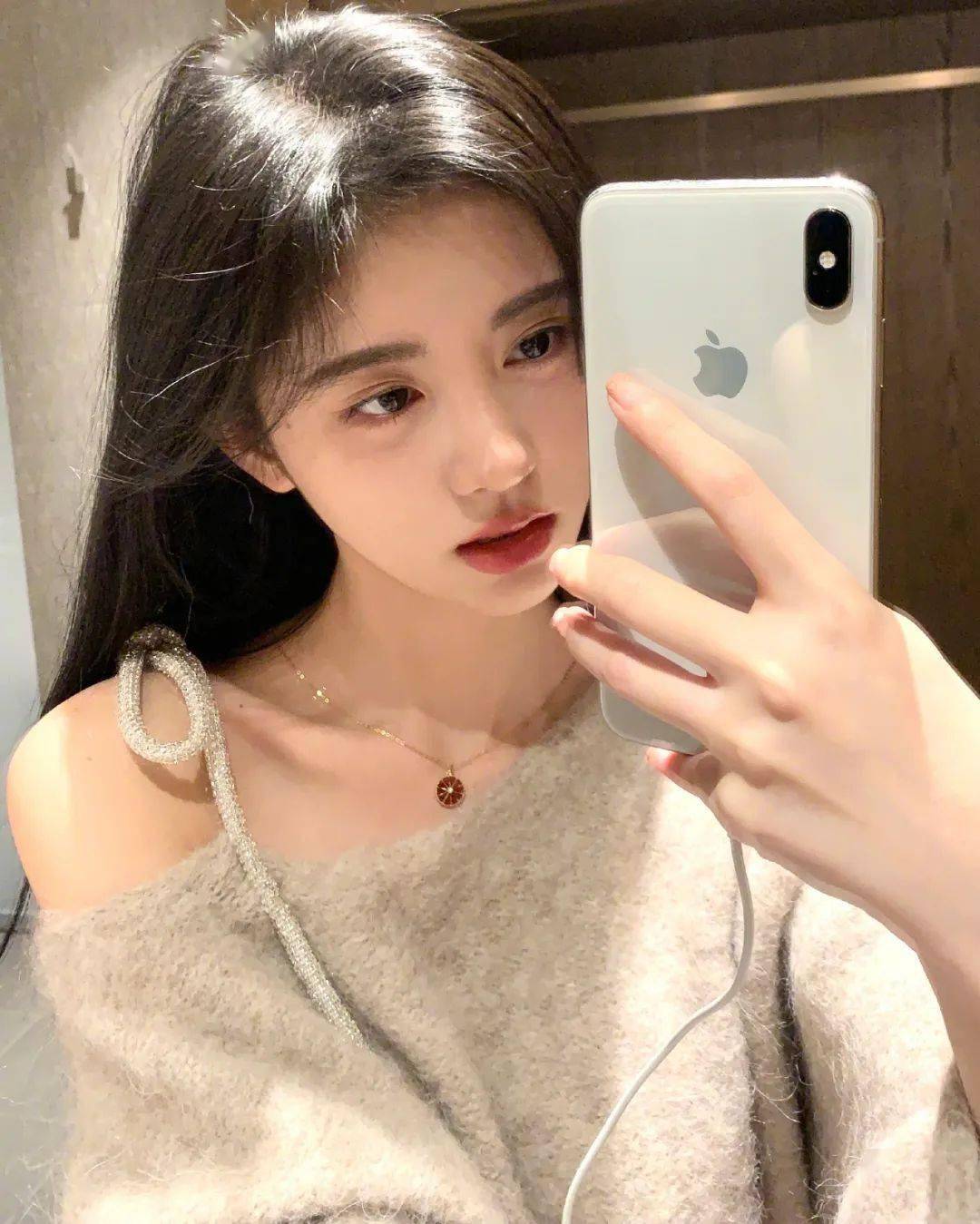 对比鞠婧祎又“换头”了？这前后差别也太大了吧！