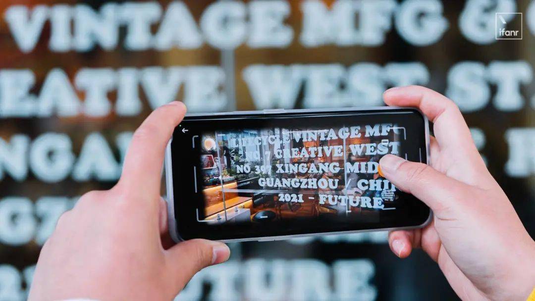 一加 10 Pro 胖达白至尊版图赏，解锁 512GB 的一加旗舰熊猫机