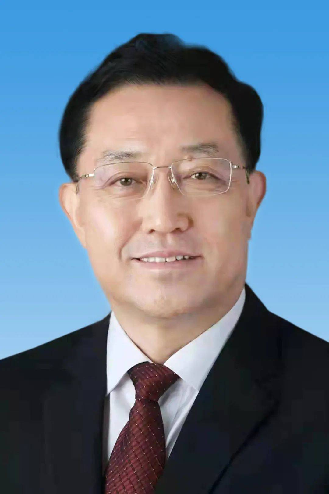 1966年8月生,中央党校大学,中共党员,现任阳泉市政府党组成员,副市长