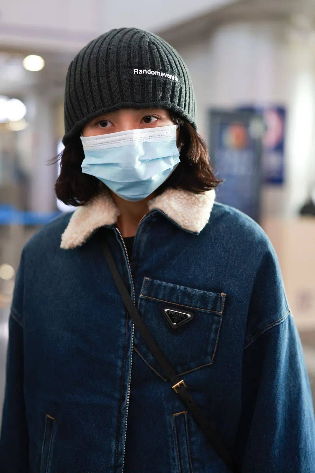 图片 欧洲“平民王妃”世纪同框，刘雯和宋妍霏都回归，张子枫绯闻事件后首现身！【海报街拍】