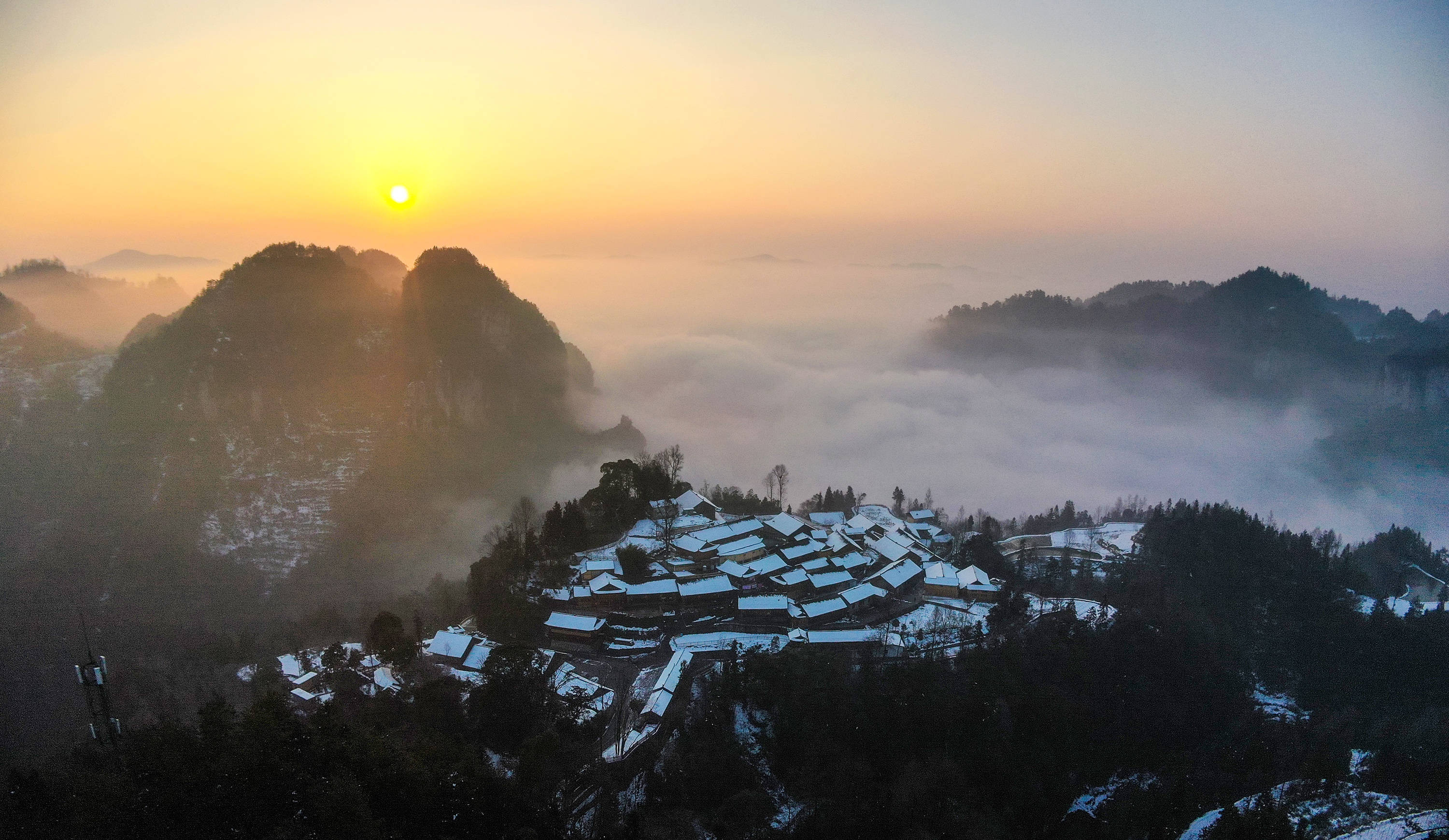 日出美如画_新华社_照片_花垣县
