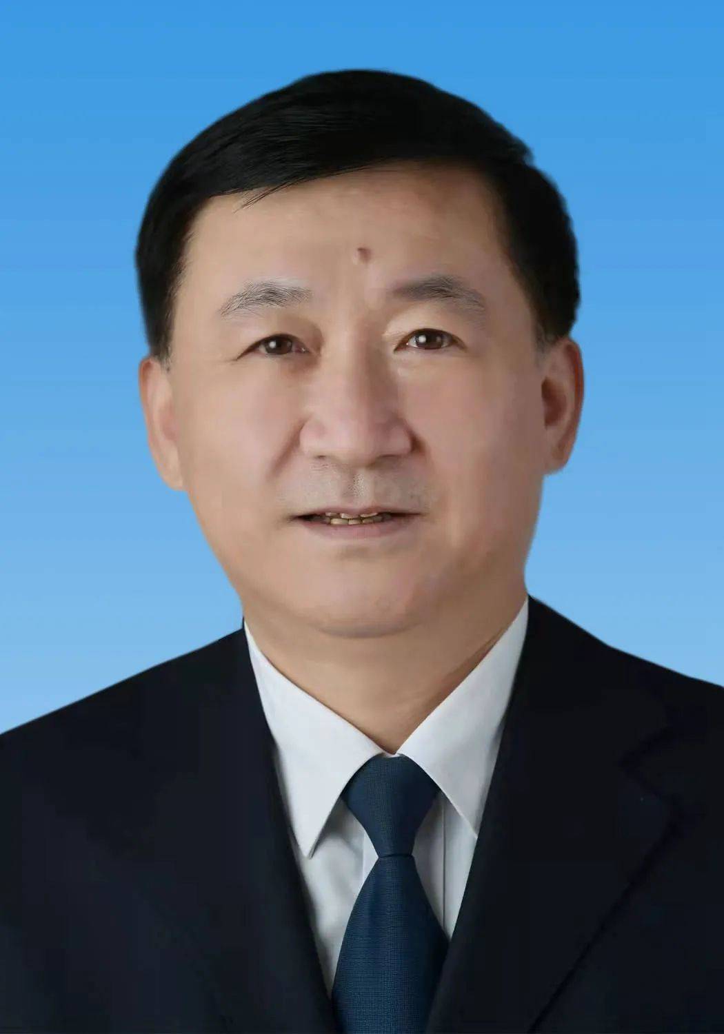 1966年8月生,中央党校大学,中共党员,现任阳泉市政府党组成员,副市长