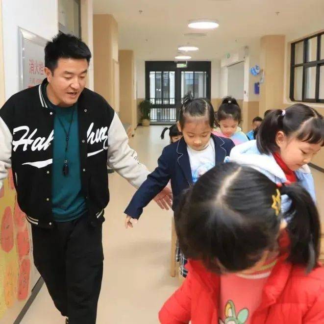 “孩子王”“团宠”……一群在横琴追梦的幼儿园男老师 李思豪 陈冲 教育学