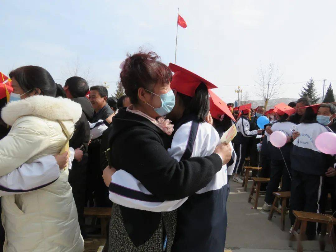 静宁县威戎中学2022届学生十八岁成人礼暨高考百日冲刺誓师大会