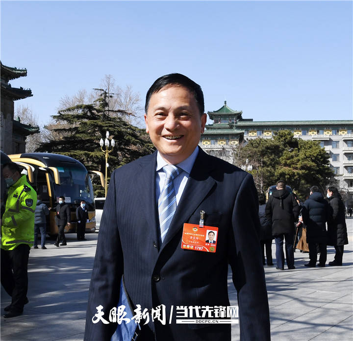 提案直击黄家培委员建议设立易地扶贫搬迁后续扶持专项资金