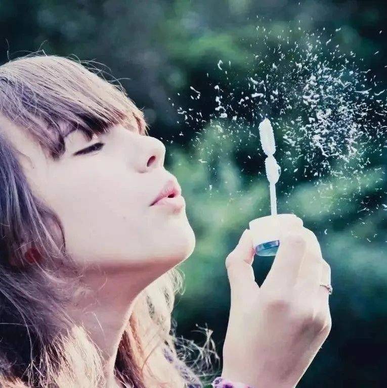 最舒服的关系,是聊得来_心事_最好的_唇舌