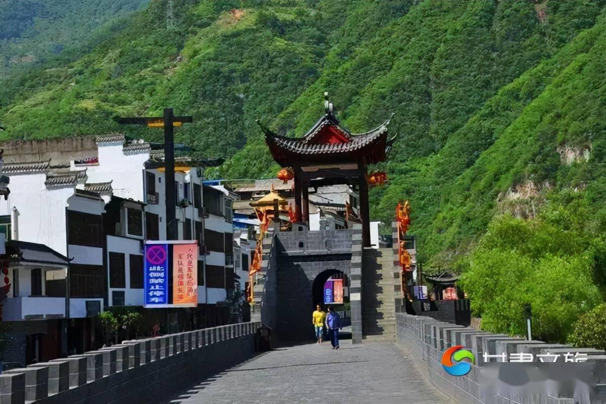 碧口古镇原名碧峪口,碧霞口,位于陇南市文县的东南部,坐落在甘,川,陕