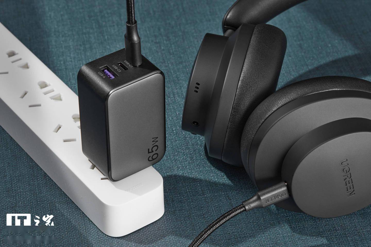 【IT之家开箱】绿联“小口红”氮化镓 65W 快速充电器图赏：小巧