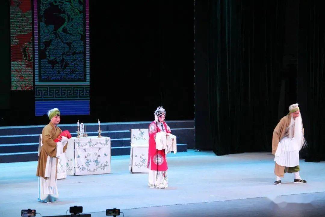 千场文化惠民演出尽享梨园盛宴惊叹名家绝艺平凉市泾河艺术剧院引进