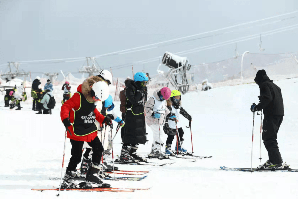 超百万人参与冰雪运动河南滑雪场已达35家