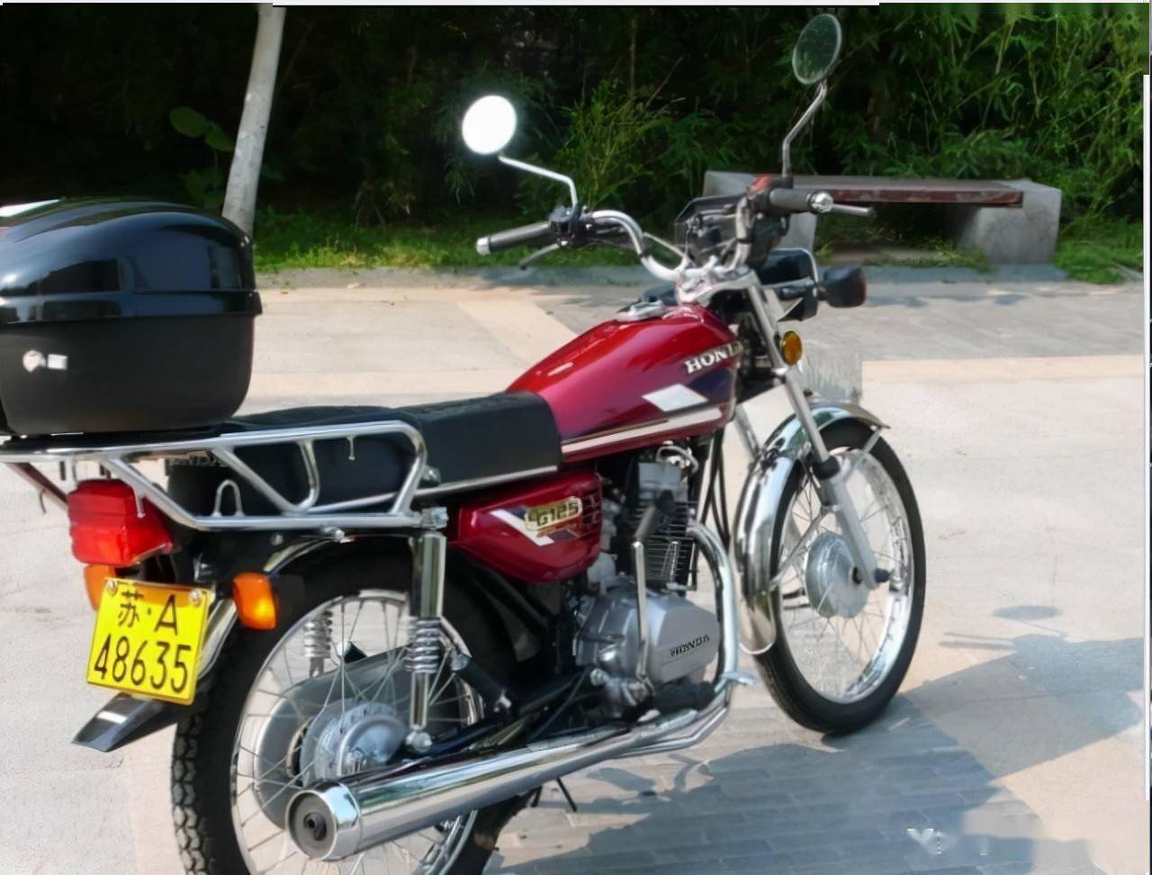 cg125也是最早被仿制的摩托车,广东的摩托车厂家家会仿,家家必仿,不仿
