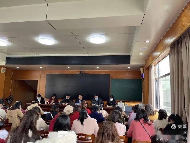 揭西县东风小学多举措学解决校门口的拥堵问题