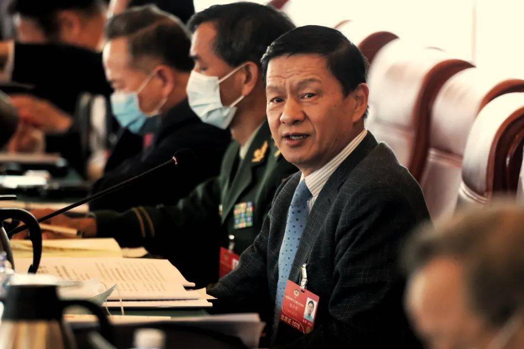 两会声音陈仲强多举措推动医疗保障同等化