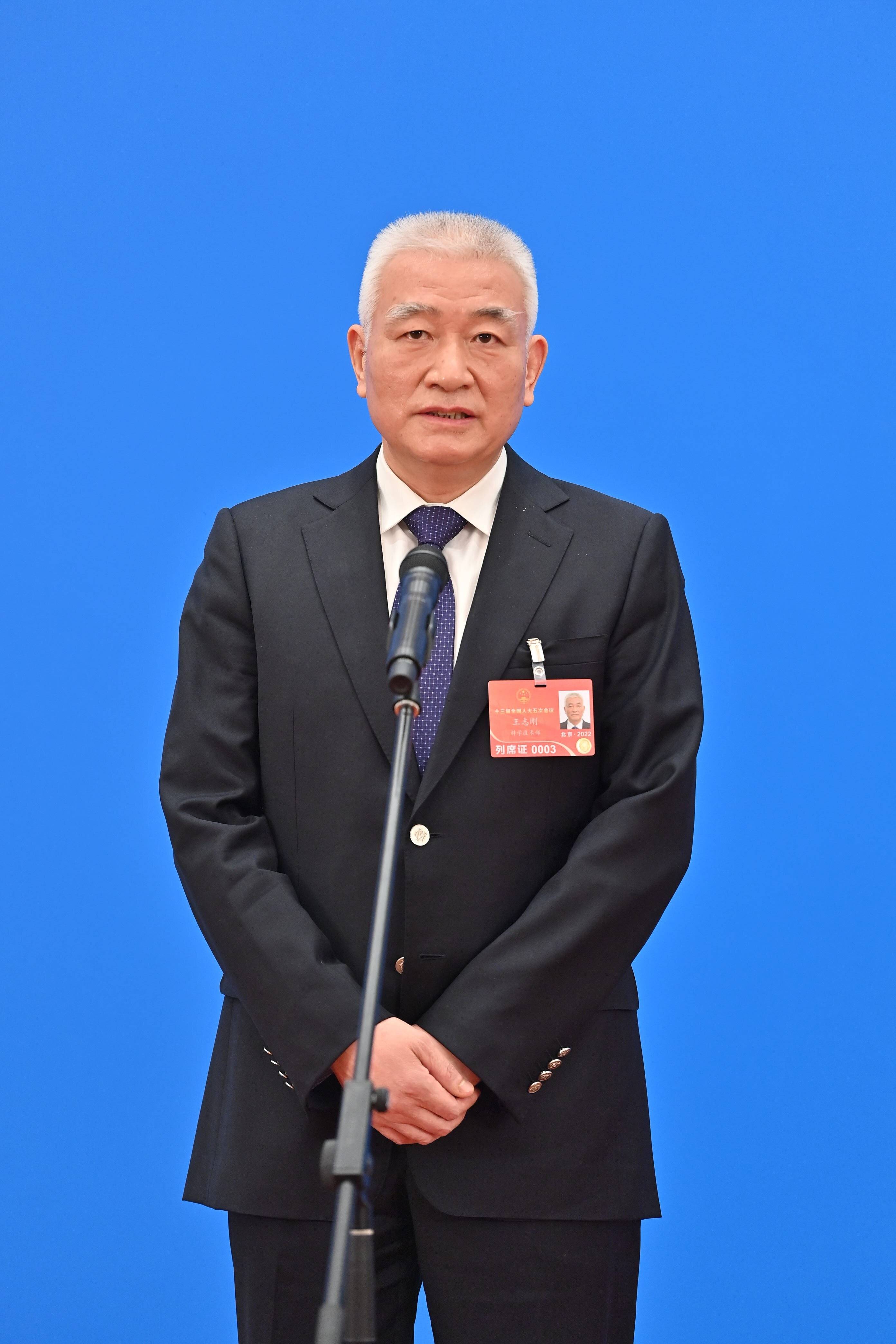 科技部部长王志刚:正积极研发广谱药应对不断变异的新冠病毒,鼻喷式等