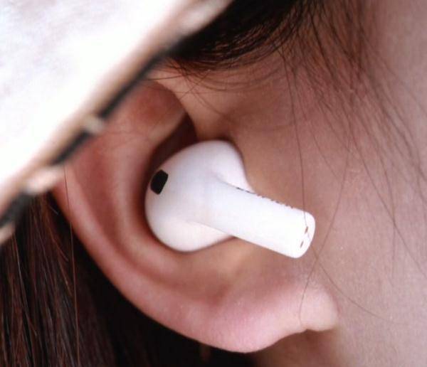 习惯|18岁女孩戴耳机“上瘾”，左耳突然聋了
