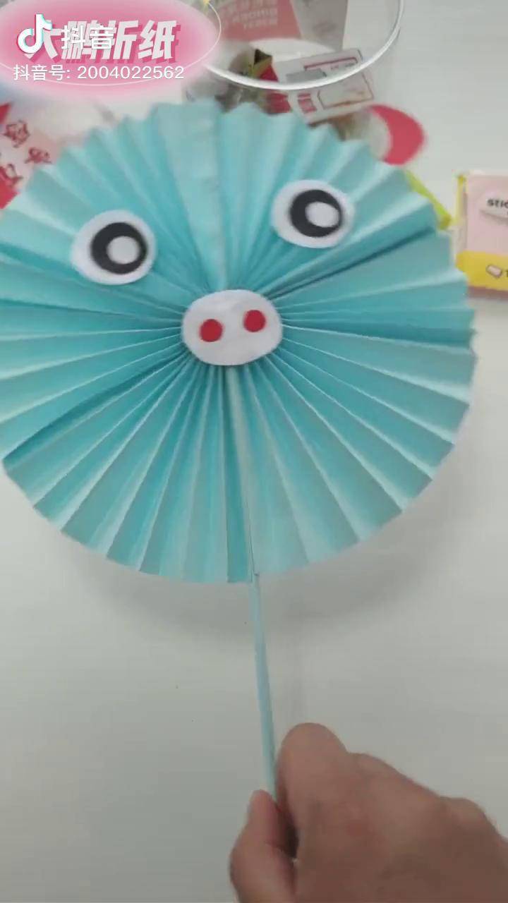 教你自制简单的折纸卡通扇子发挥自己的想象卡通模样折纸教程亲子手工