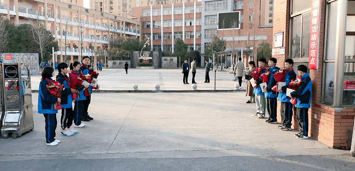 女神节无为四中因您更美好芳华献杏坛鲜花致敬意