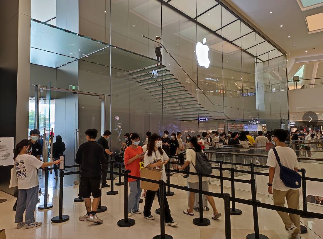 Johny|iPhone SE3起售价3499元，凭这就能挖动10亿安卓用户？