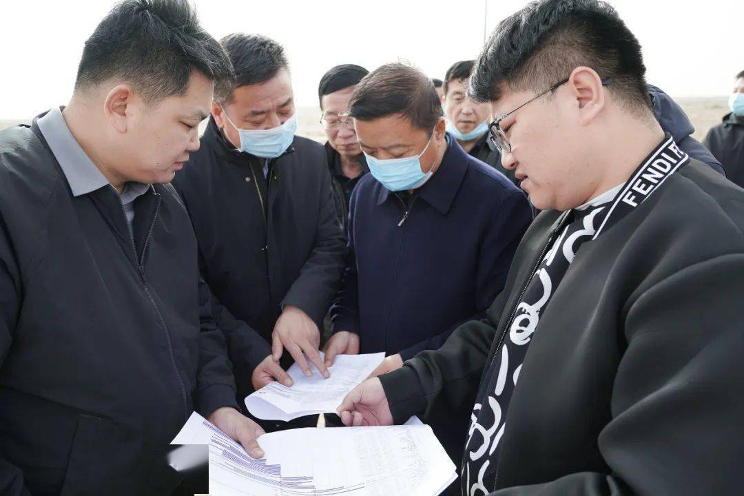 张龙调研盐池工业园安全生产工业经济运行和疫情防控等工作