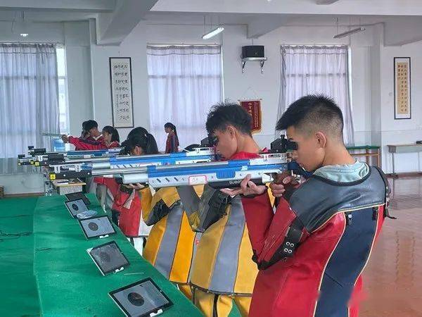 昭阳区永丰中学数十枚奖牌彰显学校体育辉煌