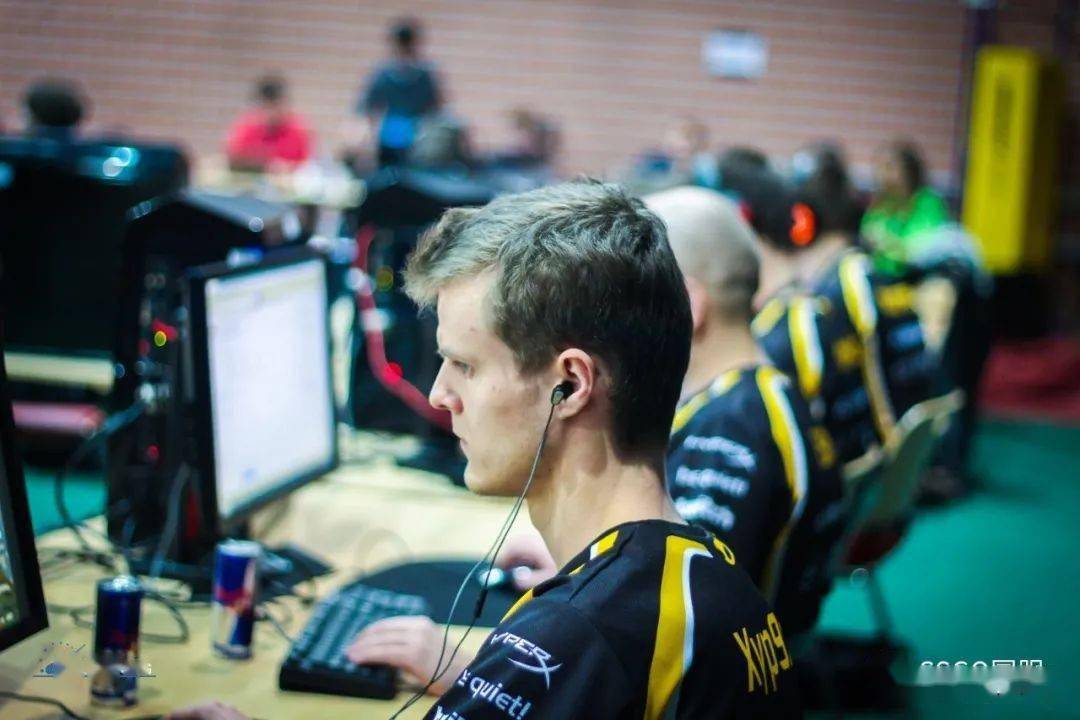 秃瑟考古csgo首届出印花胶囊的赛事卡托维兹2014