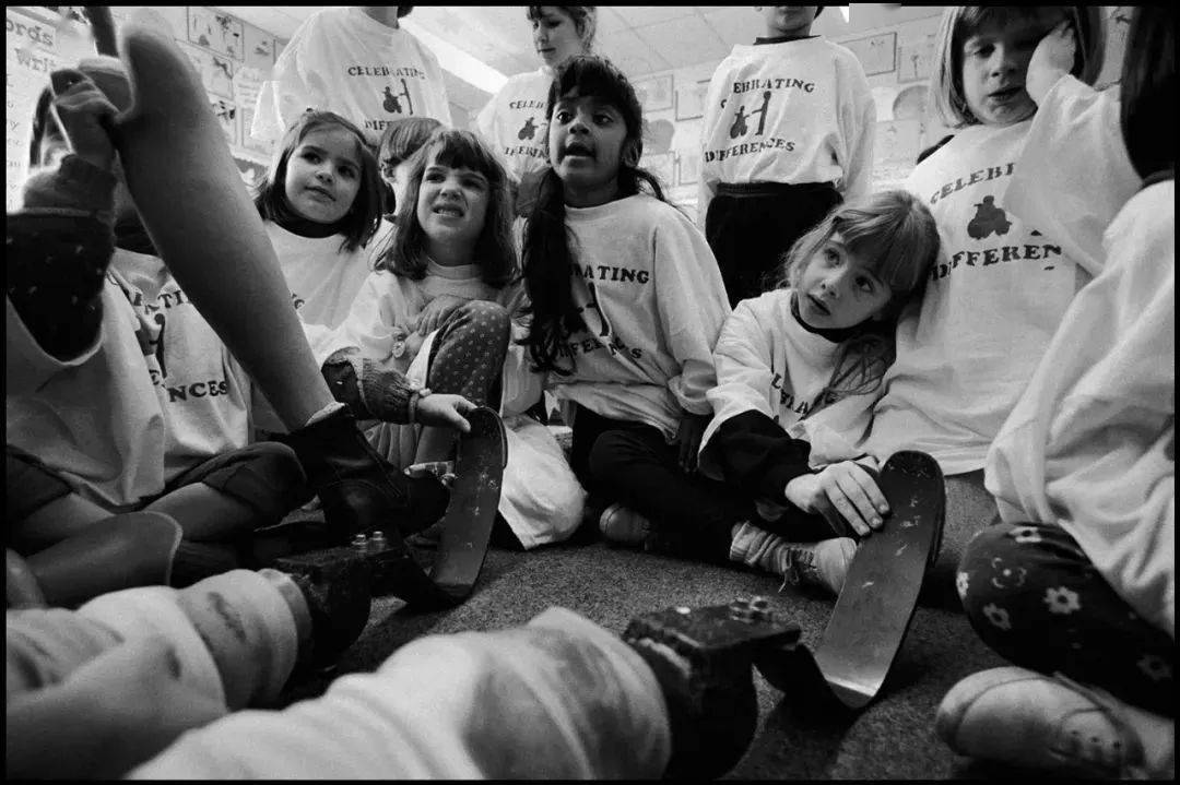 全球身高1米4,却被封“全球最美双腿”,网友:她美哭我了