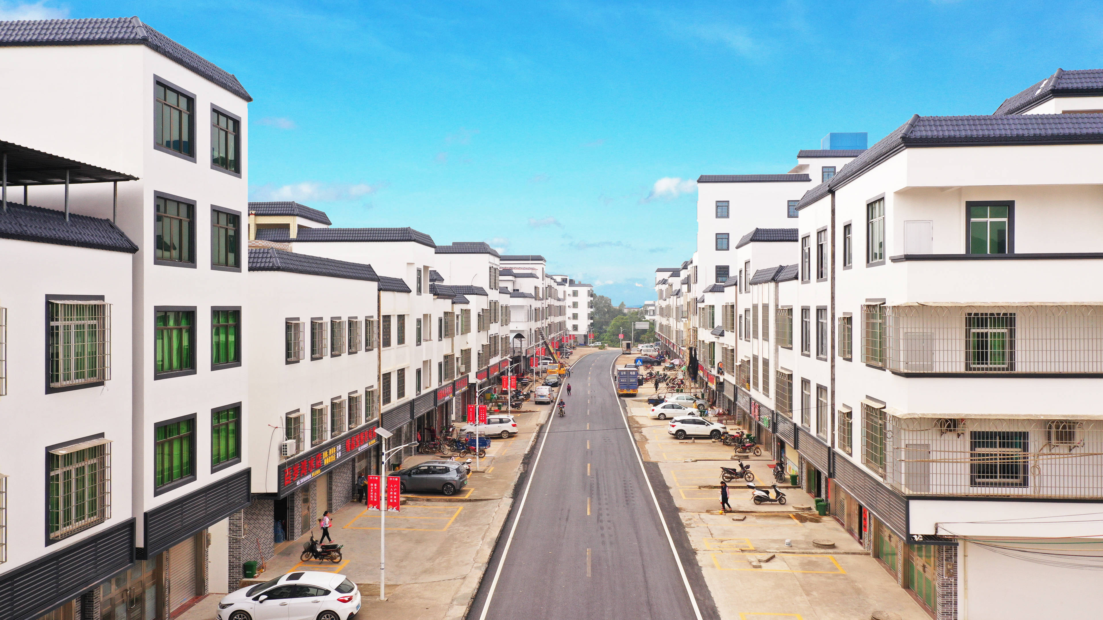 特别是今年以来,化州市创新实施"355"工作法,组织开展声势浩大的农村