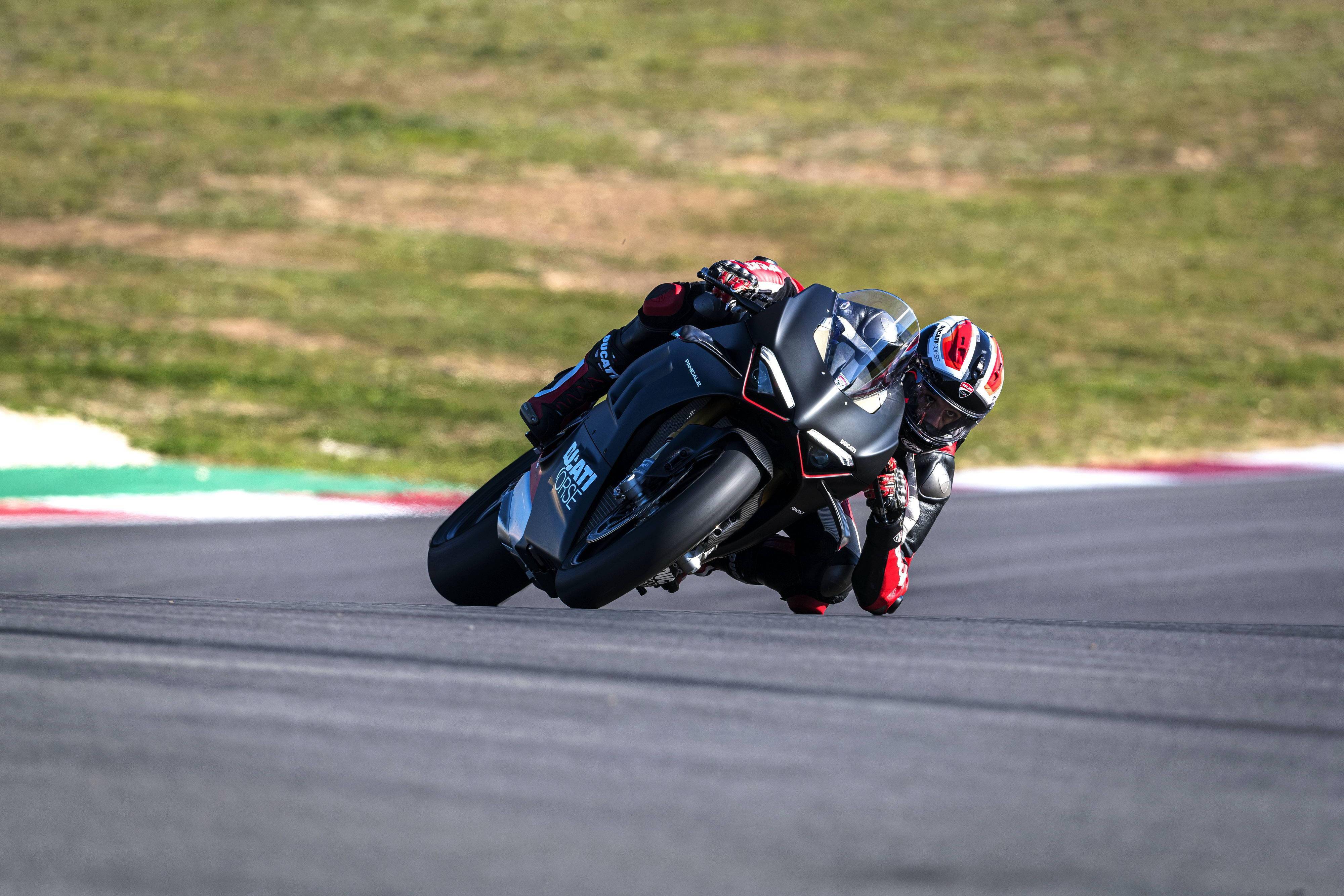 杜卡迪2022panigalev4sp2赛道特写