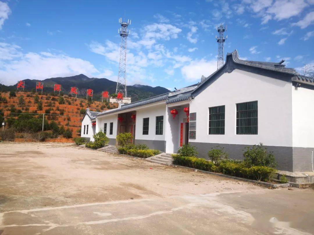 良田处处展新颜二金坑村委广场新貌