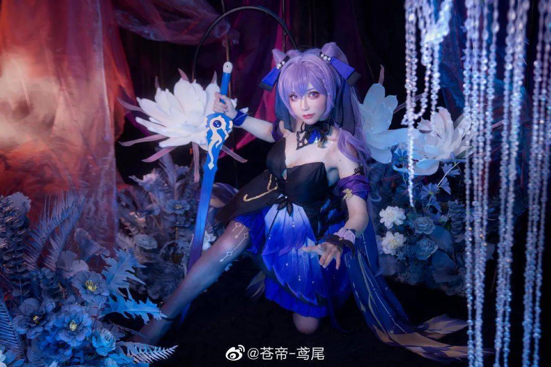 二次元cos霓裾翩跹少女