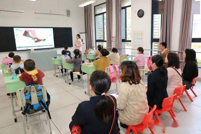 中青年教师近120人前往常德市特殊教育学校开展现场观摩学习暨賡续