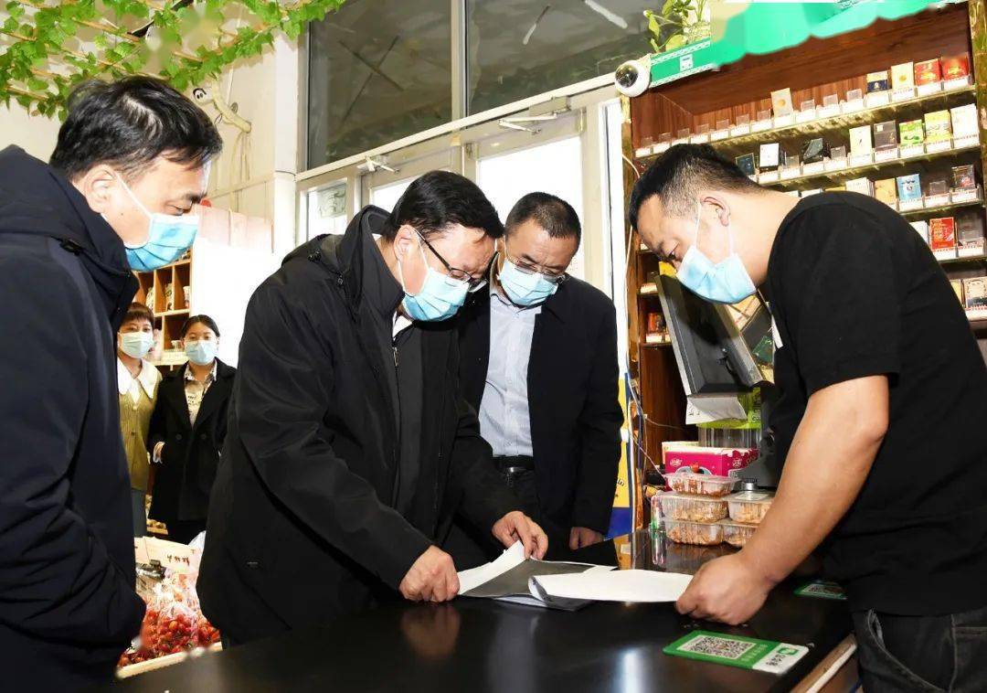 盟委副书记,盟长罗青深入锡林浩特地区,采取"四不两直"方式检查指导