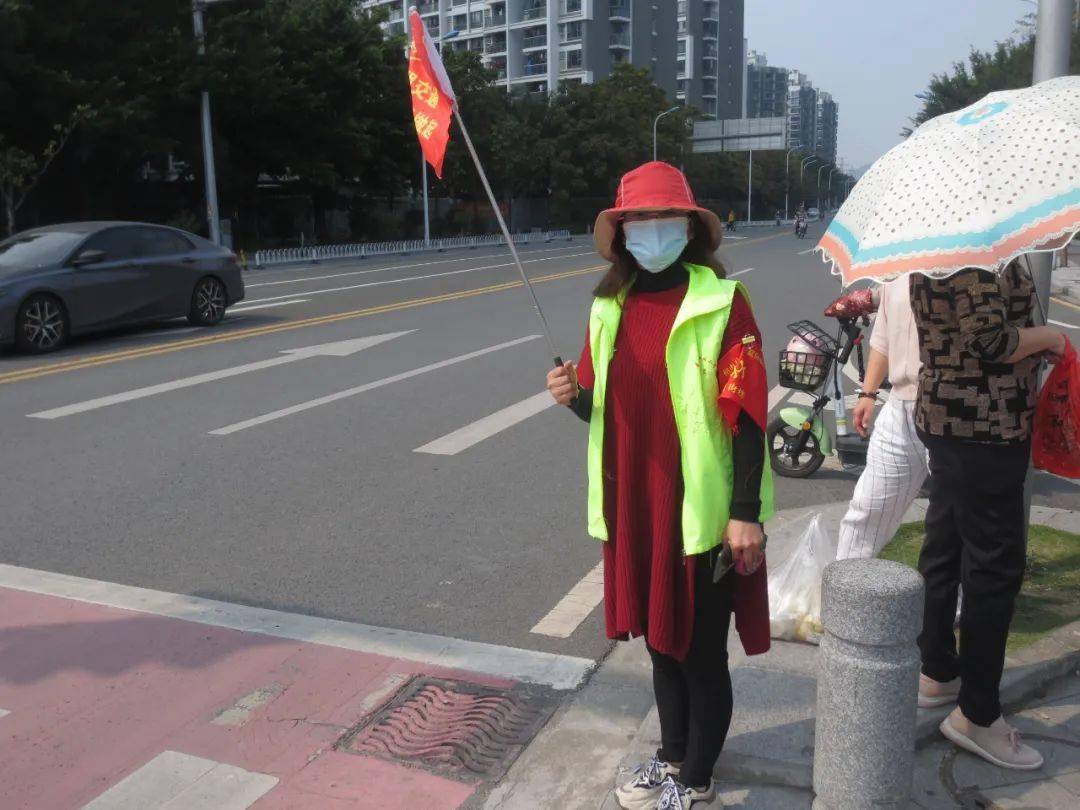 李佳妮妈妈梁晋恺妈妈梁洛瑜爸爸刘辰希爸爸刘定林爸爸刘茗骏爸爸卢伊