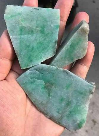 切出这样的翡翠原石都能涨赌性最大的石头在哪里