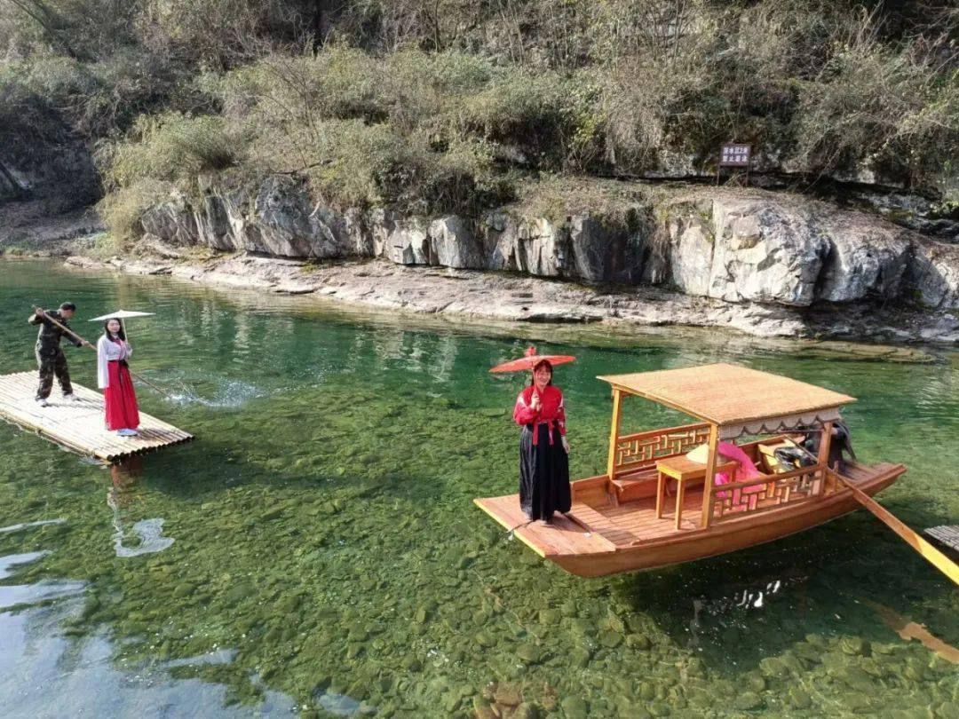 三月我在班河等你