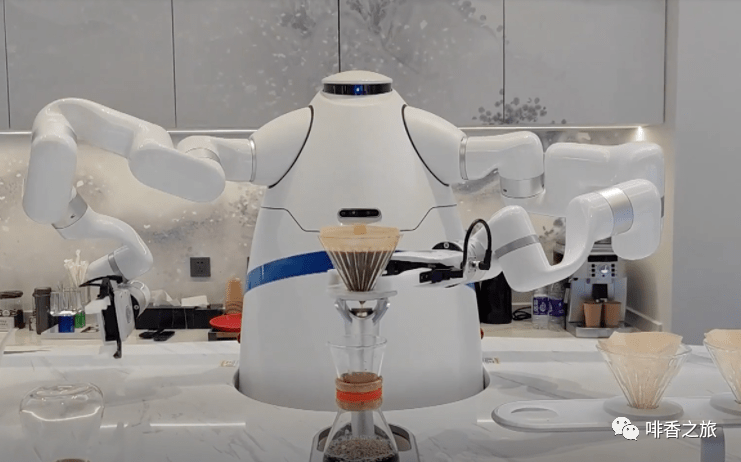 冬奥会智慧餐厅机器人图片