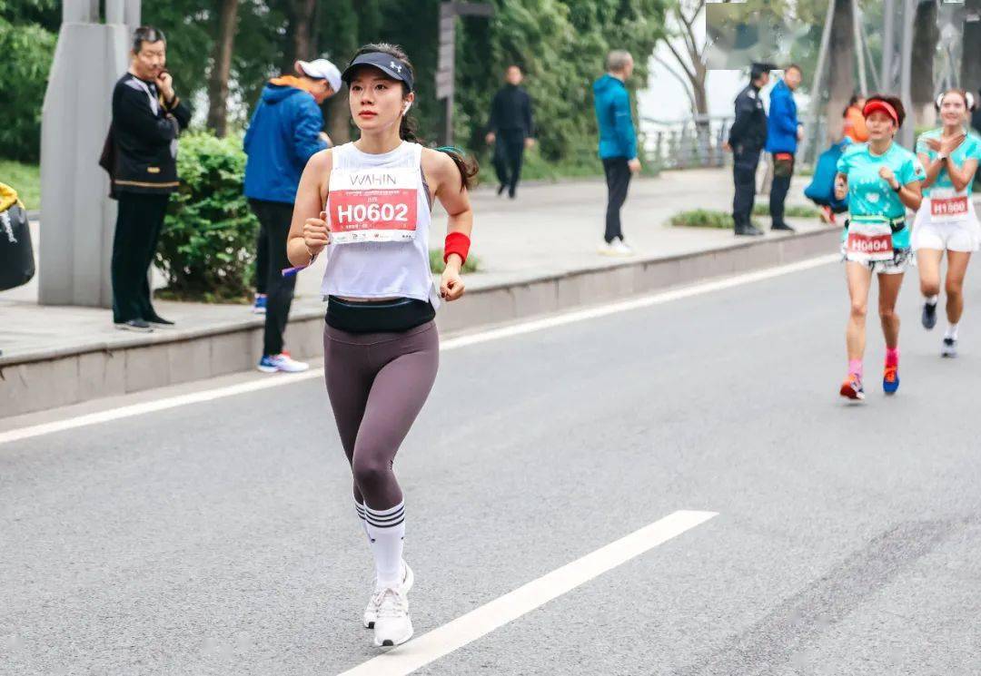 给你一万个理由跑重庆女子半程马拉松