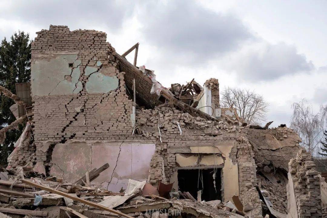 乌克兰摄影记者镜头下的炮火与残骸