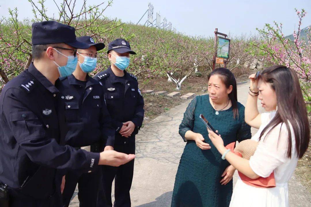 沙湾区公安分局太平派出所针对近期"醉花谷"游客激增,加强对该景区的