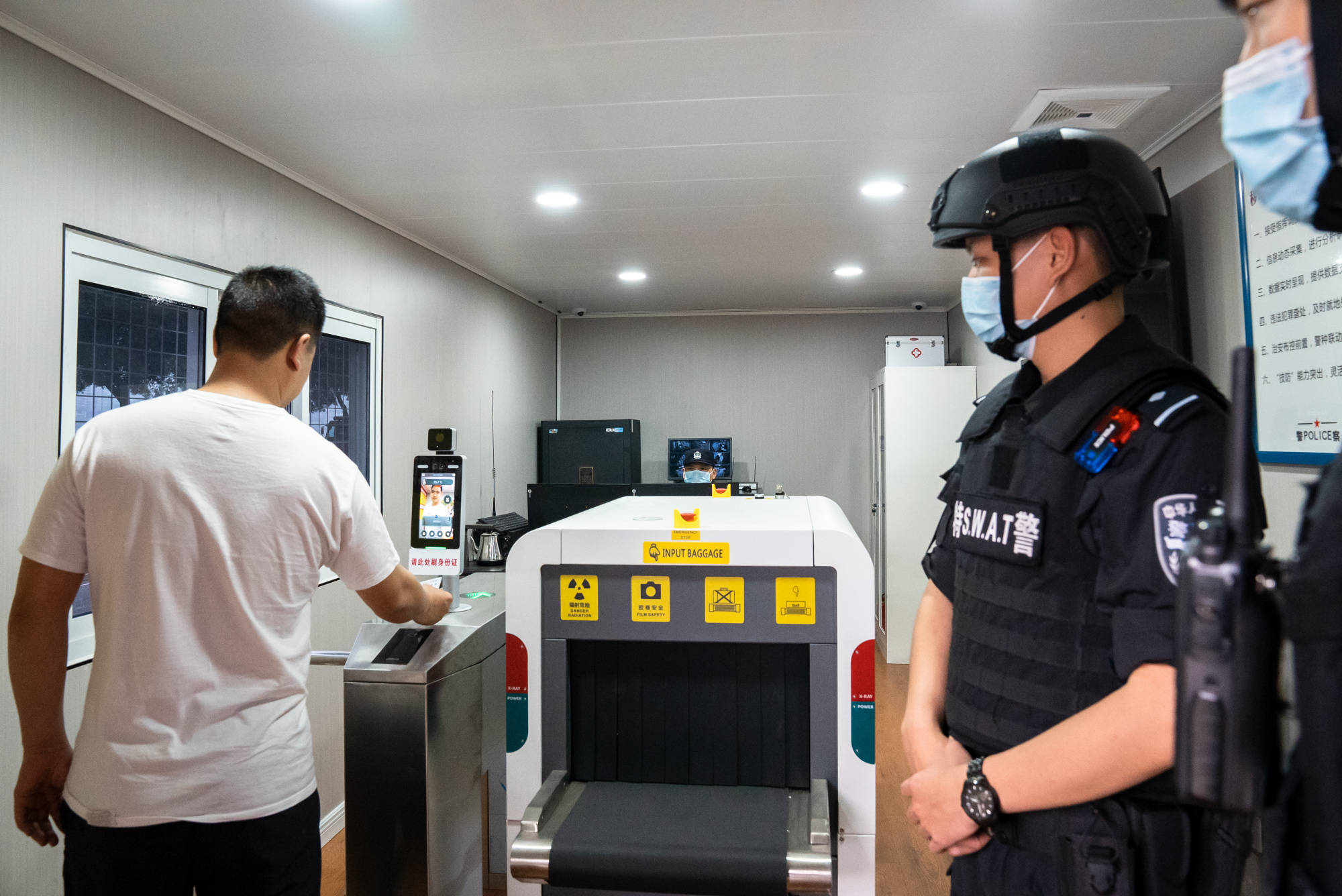 满意度|重庆首个移动式智慧公安检查站亮相渝中
