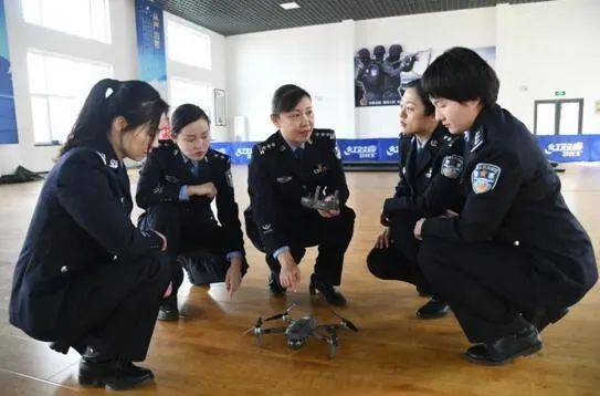 训练基地|这群女警花，真棒！早安~