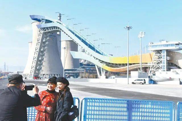 滑雪|【Touch Beijing 双语新闻】首钢滑雪大跳台对外开放、赛后利用全年无休......